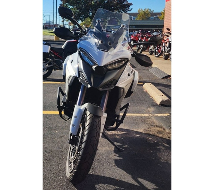 2023 Ducati Multistrada V4S Iceberg White - Spoked Wheels