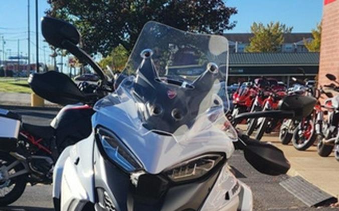 2023 Ducati Multistrada V4S Iceberg White - Spoked Wheels