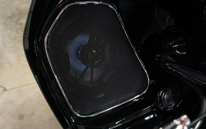 2026 Indian Challenger Limited 112 W/Powerband Audio Black Me