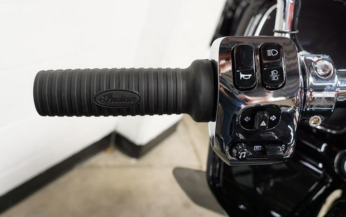 2026 Indian Challenger Limited 112 W/Powerband Audio Black Me
