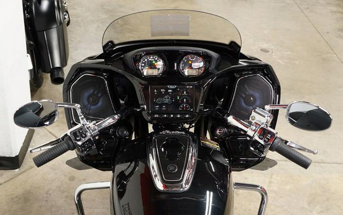 2026 Indian Challenger Limited 112 W/Powerband Audio Black Me