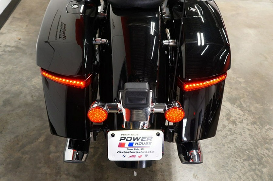 2026 Indian Challenger Limited 112 w/PowerBand Audio Black Metallic