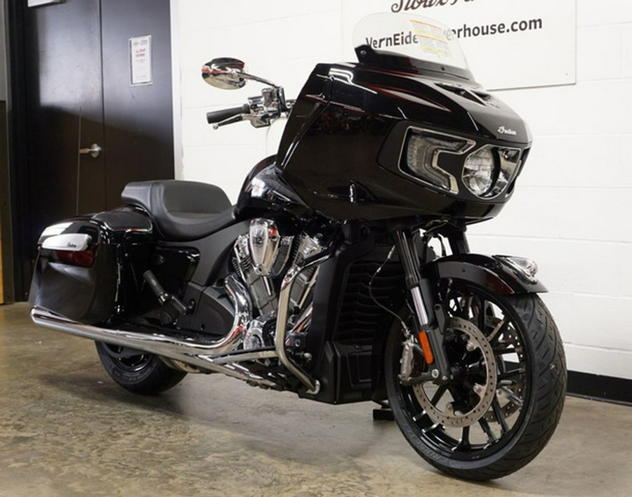 2026 Indian Challenger Limited 112 w/PowerBand Audio Black Metallic