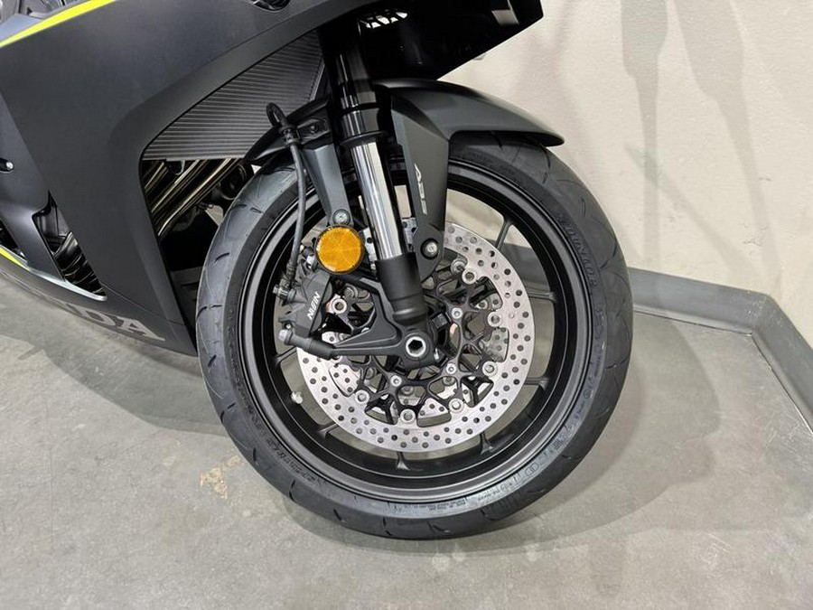 2026 Honda® CBR650R E-Clutch