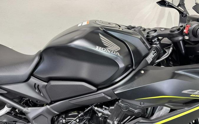 2026 Honda® CBR650R E-Clutch