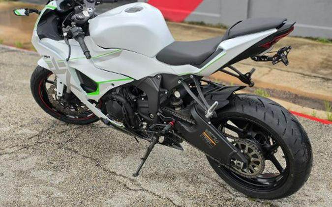 2025 Kawasaki Ninja® ZX™-6R KRT Edition ABS
