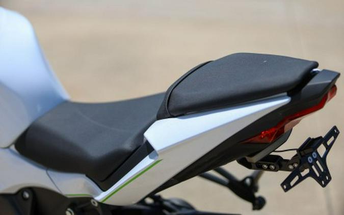 2025 Kawasaki Ninja® ZX™-6R KRT Edition ABS