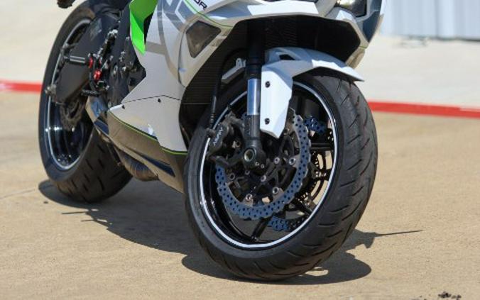 2025 Kawasaki Ninja® ZX™-6R KRT Edition ABS