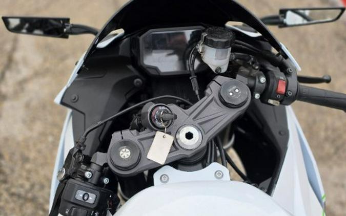 2025 Kawasaki Ninja® ZX™-6R KRT Edition ABS