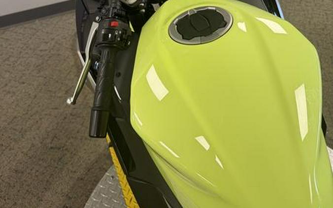 2026 Kawasaki Ninja® 500 ABS Metallic Yellowish Green/Ebony