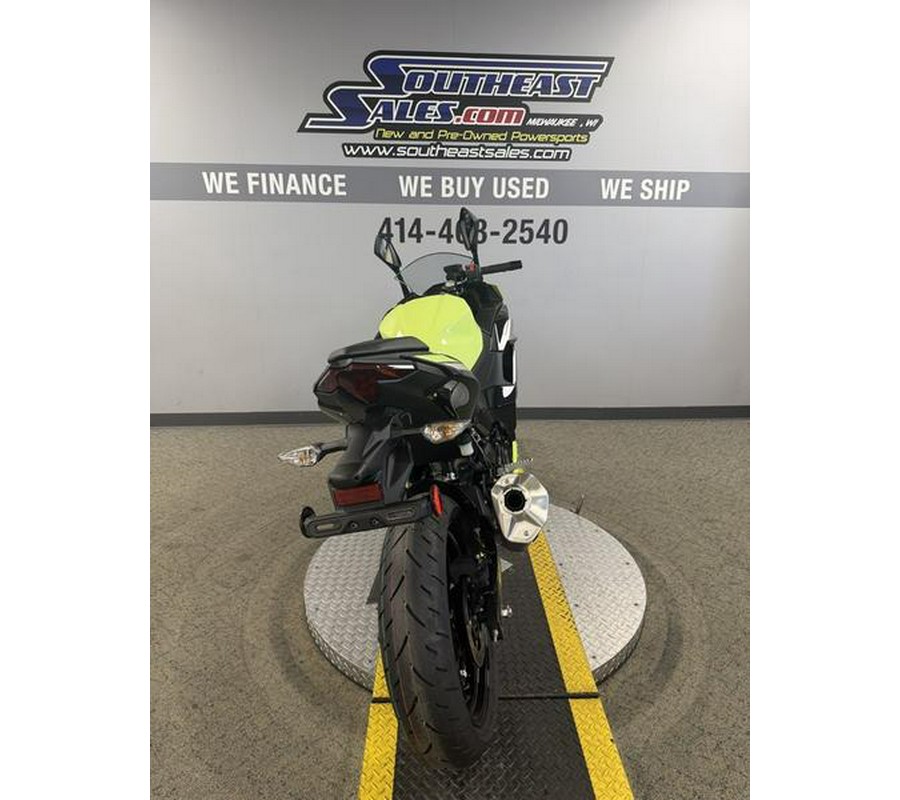 2026 Kawasaki Ninja® 500 ABS Metallic Yellowish Green/Ebony