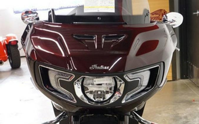 2026 Indian Challenger Limited 112 W/Powerband Audio Crimson