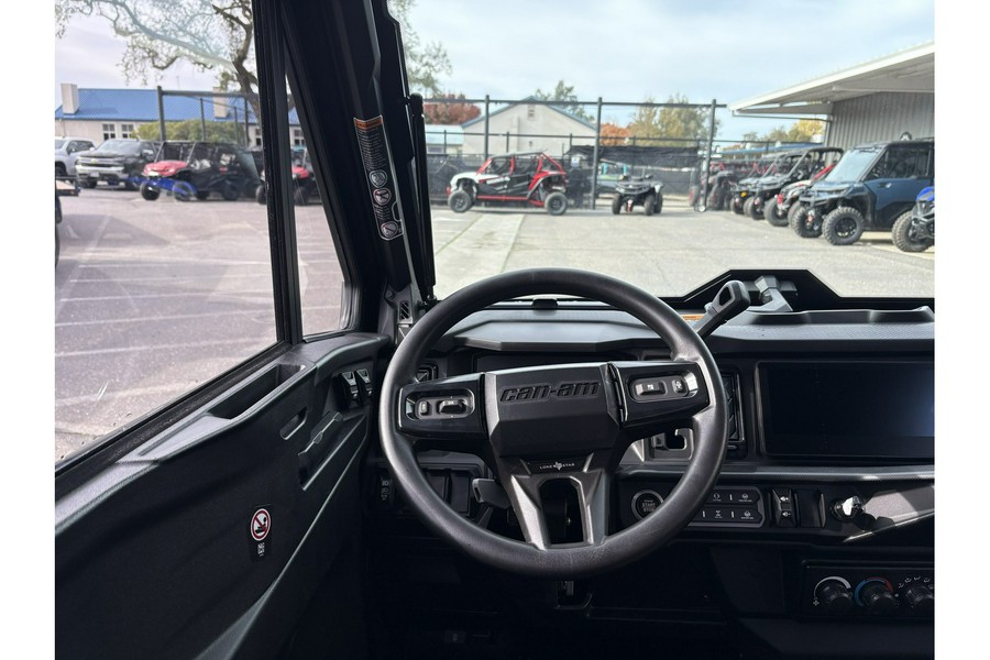 2026 Can-Am Defender Max Lone Star Cab HD11