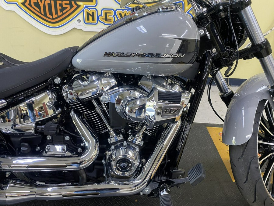 2024 Harley-Davidson Breakout 117 Billiard Gray