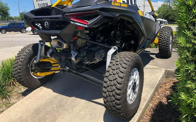 2024 Can-Am Maverick R X RS With Smart-Shox Carbon Black & Neo