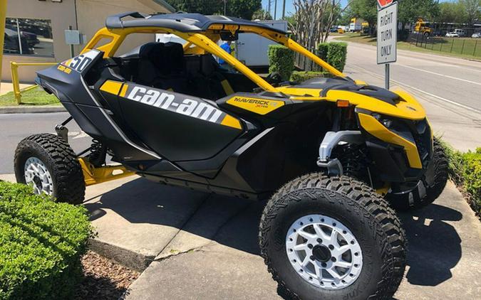 2024 Can-Am Maverick R X RS With Smart-Shox Carbon Black & Neo