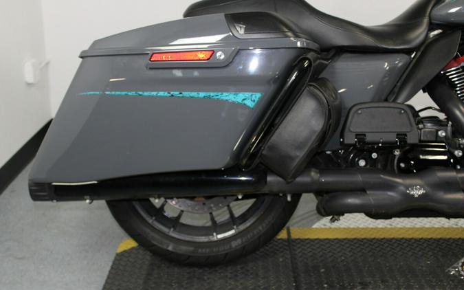 Harley-Davidson CVO Road Glide 2018 FLTRXSE 953187T GUNSHIP GRAY