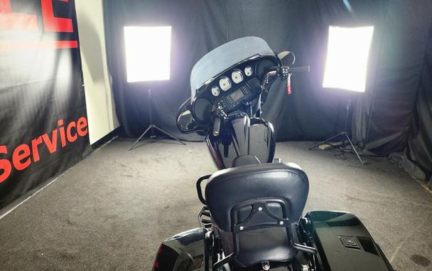 2017 HARLEY-DAVIDSON FLHX STREET GLIDE - F676944