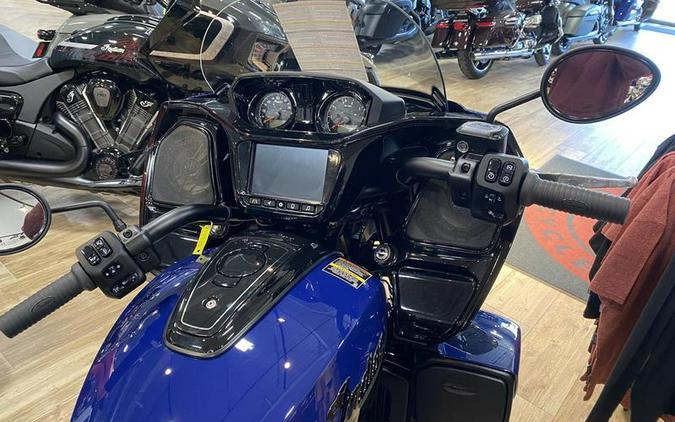 2024 Indian Motorcycle® Pursuit® Dark Horse® with PowerBand Audio Package Springfield Blue