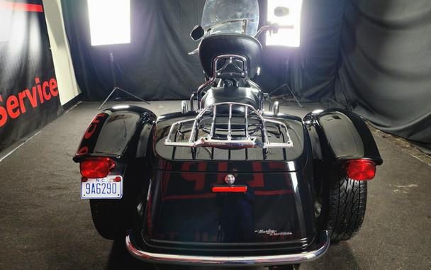 2018 HARLEY-DAVIDSON FLRT - F859827