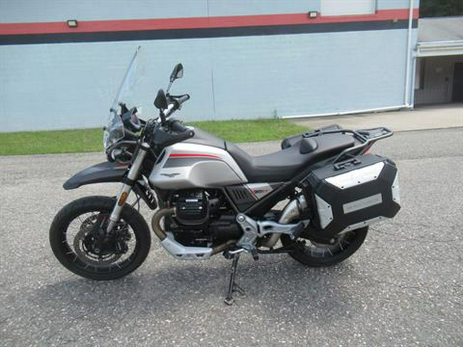 2023 Moto Guzzi V85 TT Travel