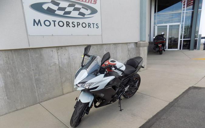 2023 Kawasaki Ninja® 650 Pearl Robotic White/Metallic Matte Graystone