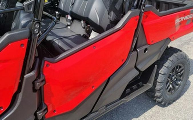 2023 Honda Pioneer 1000-6 Deluxe Crew