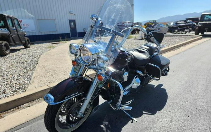 2006 Harley-Davidson® FLHRCI - Road King® Classic