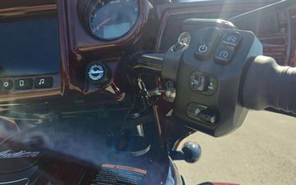 2024 Indian Motorcycle Roadmaster® Dark Horse® with PowerBand Audio Package