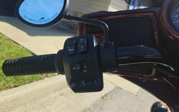 2024 Indian Motorcycle Roadmaster® Dark Horse® with PowerBand Audio Package