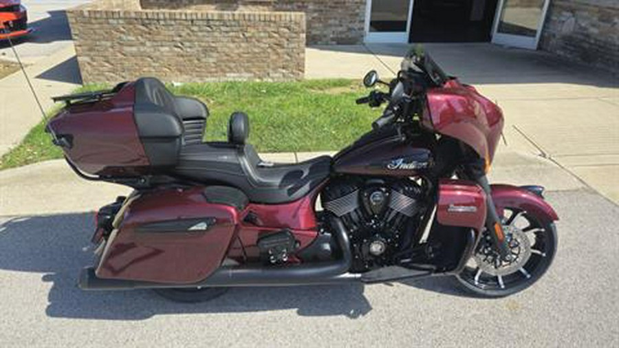 2024 Indian Motorcycle Roadmaster® Dark Horse® with PowerBand Audio Package