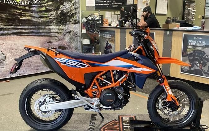 2024 KTM 690 SMC R