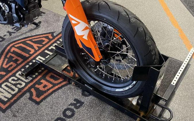 2024 KTM 690 SMC R