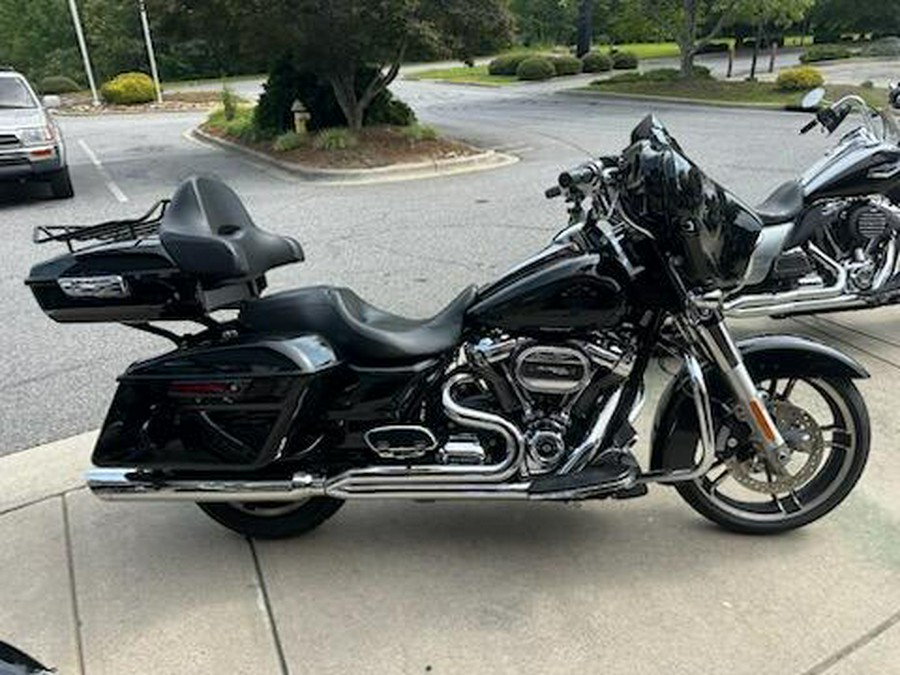 2017 Harley-Davidson Street Glide Special Vivid Black
