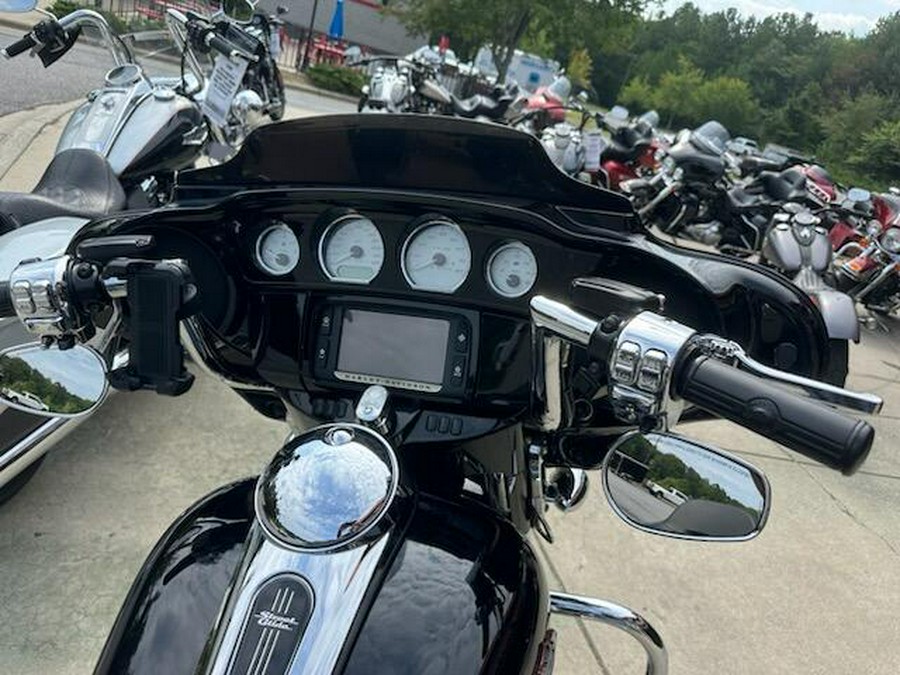 2017 Harley-Davidson Street Glide Special Vivid Black