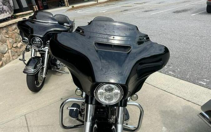 2017 Harley-Davidson Street Glide Special Vivid Black