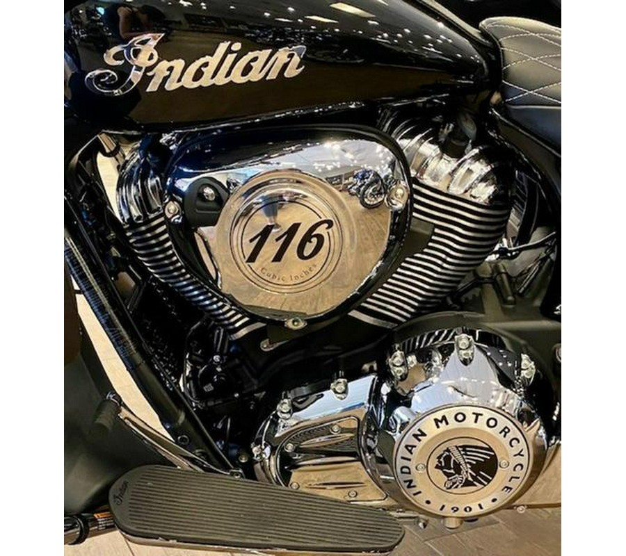 2022 Indian Motorcycle® Roadmaster® Black Metallic