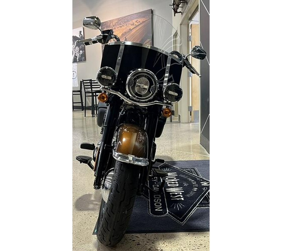 2019 Harley-Davidson® FLHCS - Heritage Classic 114