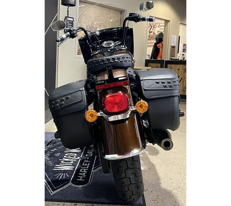 2019 Harley-Davidson® FLHCS - Heritage Classic 114