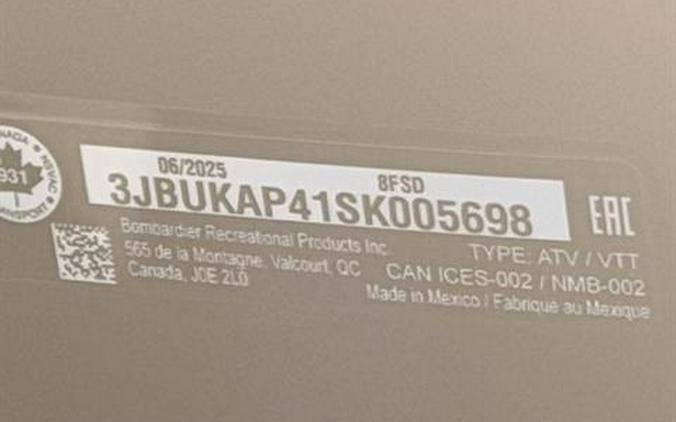 2025 Can-Am Defender XT HD9