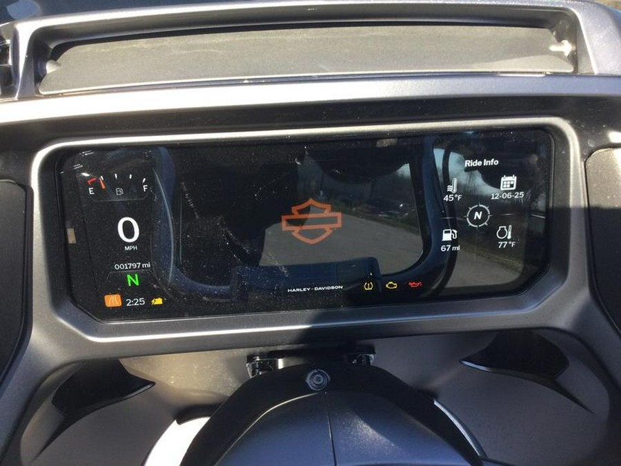 2025 Harley-Davidson® FLTRX - Road Glide®