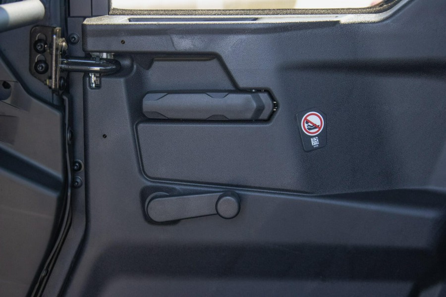 2026 CAN-AM DEFENDER MAX LIMITED CAB HD11