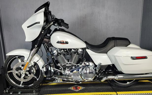 2024 Harley-Davidson Street Glide® FLHX WHITE ONYX PEARL