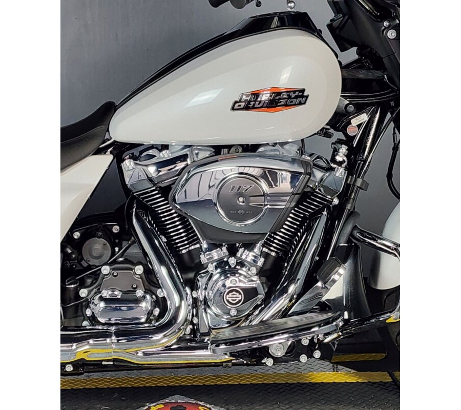 2024 Harley-Davidson Street Glide® FLHX WHITE ONYX PEARL