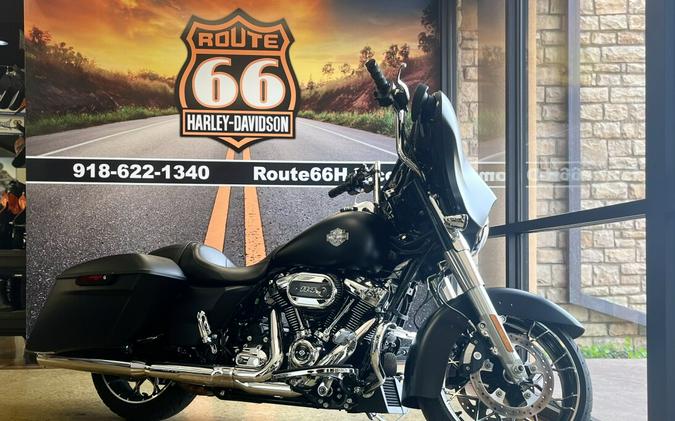 2022 Harley-Davidson Street Glide Special Black Denim