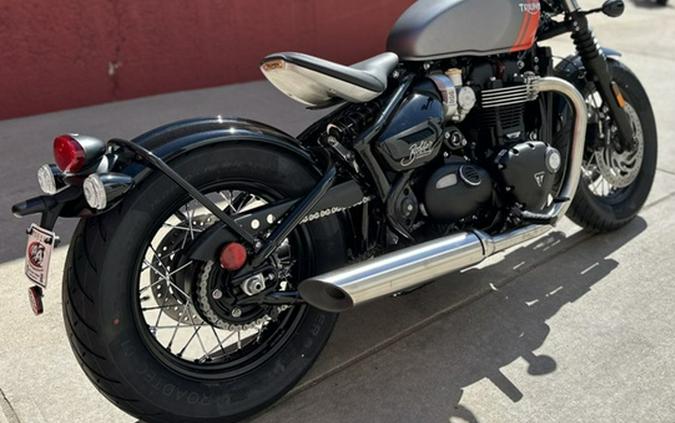 2025 Triumph Bonneville Bobber Matte Graphite/Matte Baja Orange