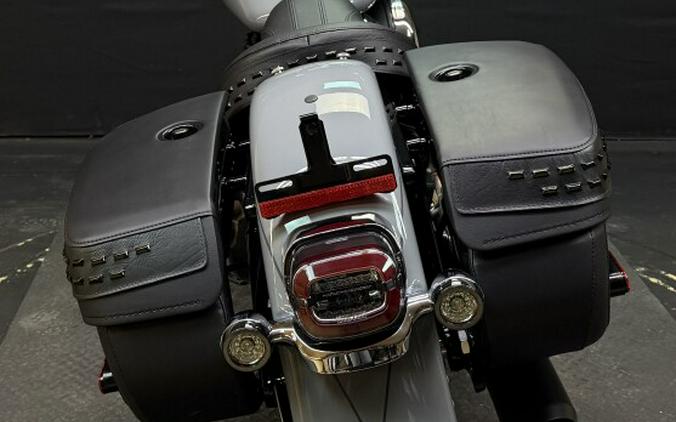 Harley-Davidson® Heritage Classic® 2026 FLHC DRK BILIARD GRY