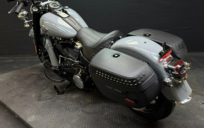 Harley-Davidson® Heritage Classic® 2026 FLHC DRK BILIARD GRY