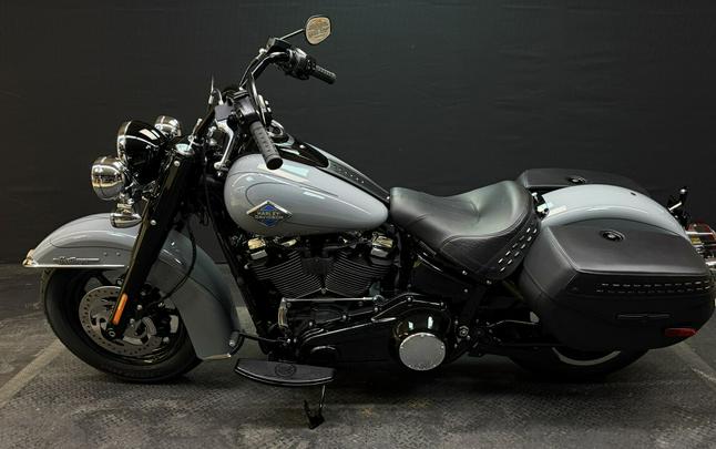 Harley-Davidson® Heritage Classic® 2026 FLHC DRK BILIARD GRY