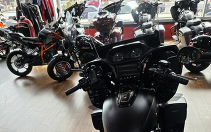 2023 Indian Pursuit Dark Horse With Premium Package Black Smoke